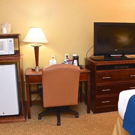 Holiday Inn Express Hotel & Suites Fenton/I-44 By Ihg Esterno foto