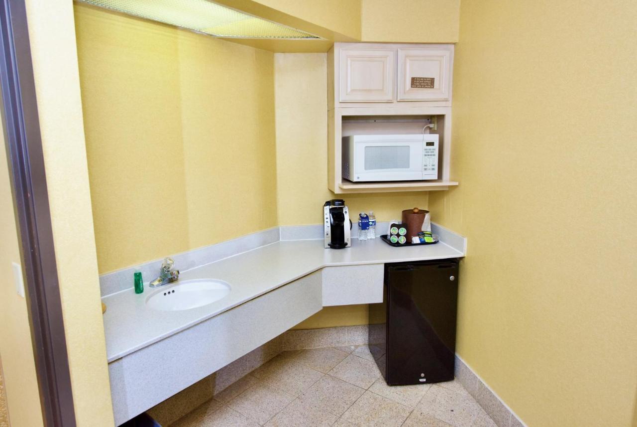 Holiday Inn Express Hotel & Suites Fenton/I-44 By Ihg Esterno foto